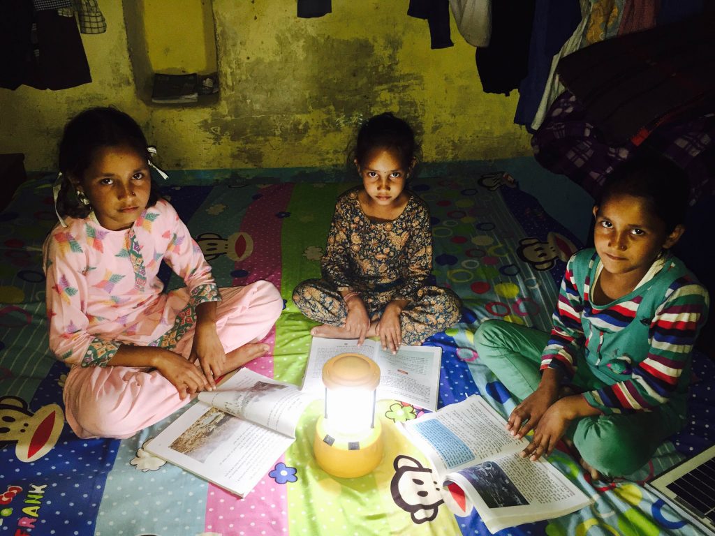Darcante, l’operaio Ilva che porta la luce ai bambini in India